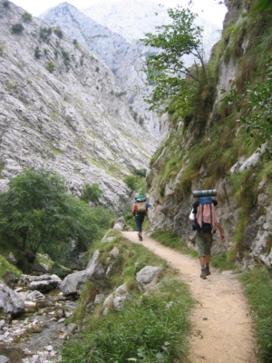 Heading down from Bulnes to Garganta Cares